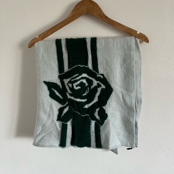 BERYLL FLOWER CASHMERE WRAP SCARF | WINTER GREEN - Picture 6 of 6